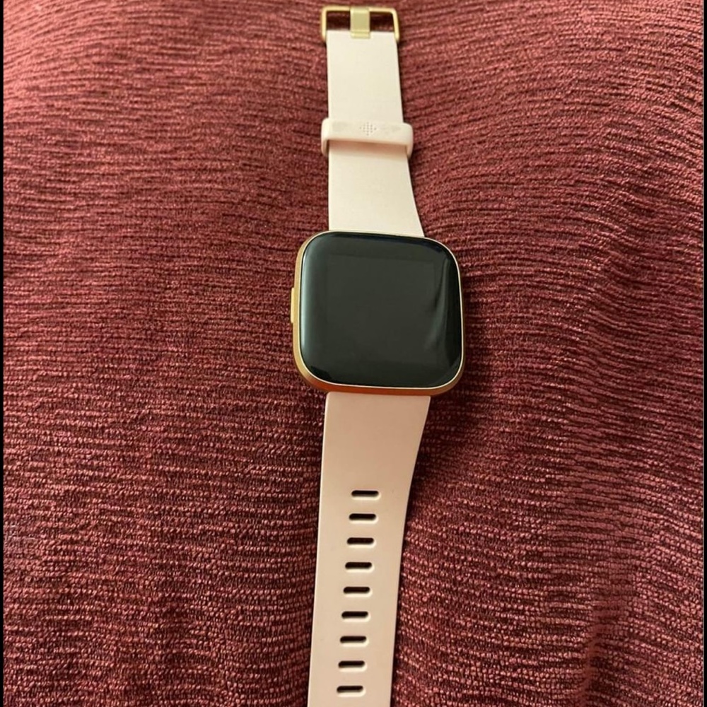 FITBIT - Picture 3 of 4